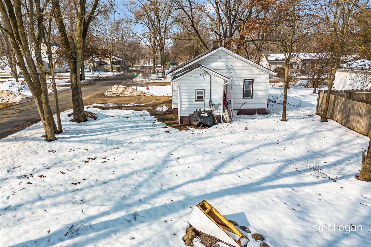 1584 Carlton Street photo 30