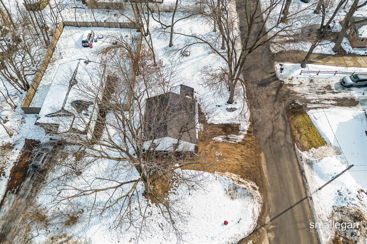 1584 Carlton Street photo 37