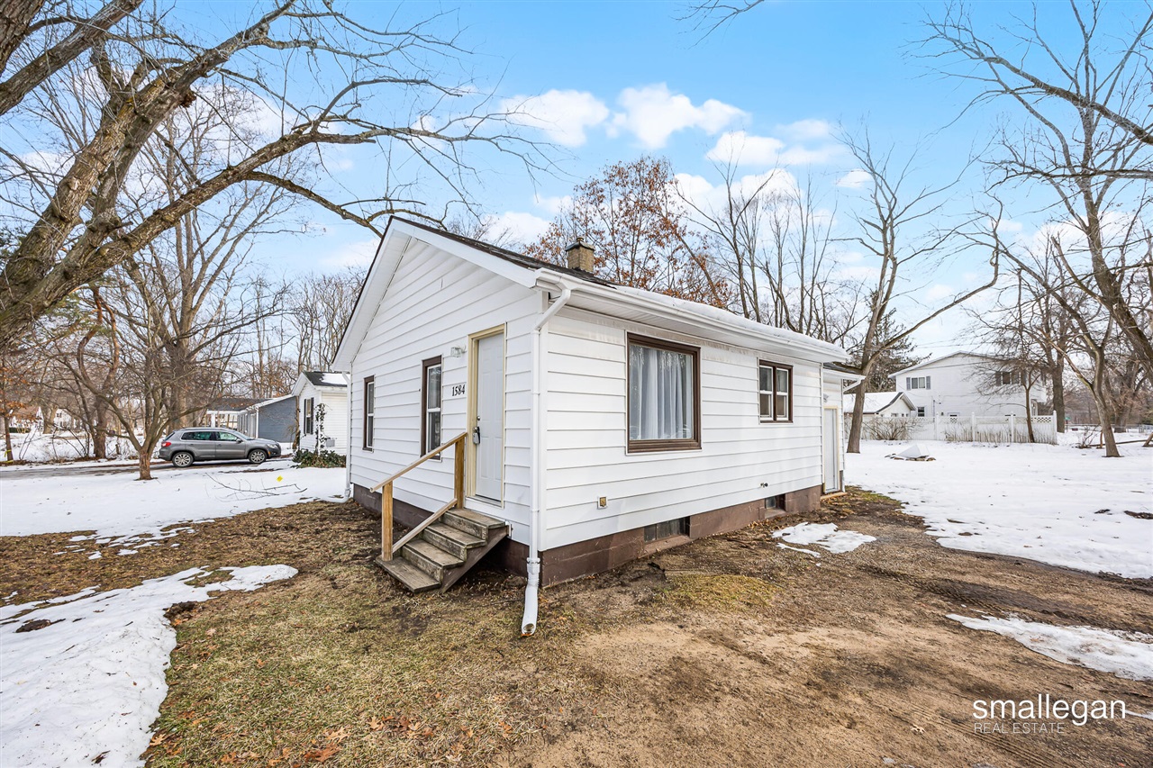 1584 Carlton Street photo 38