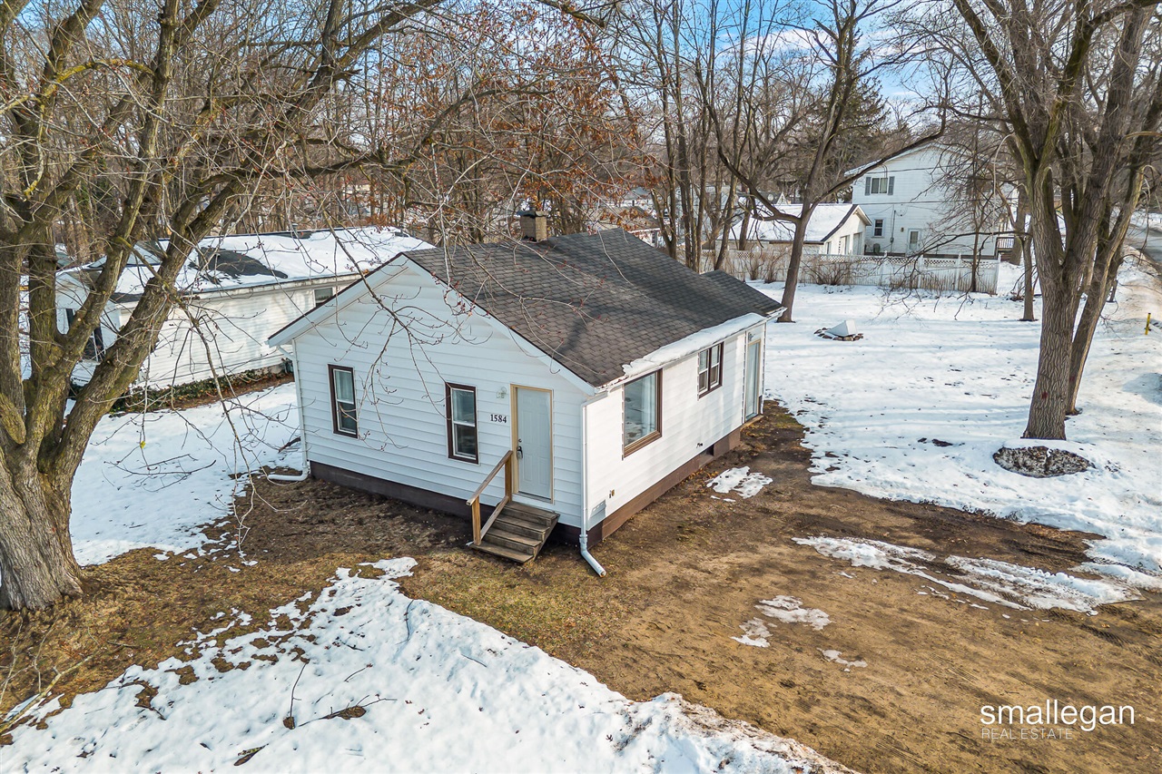 1584 Carlton Street photo 39