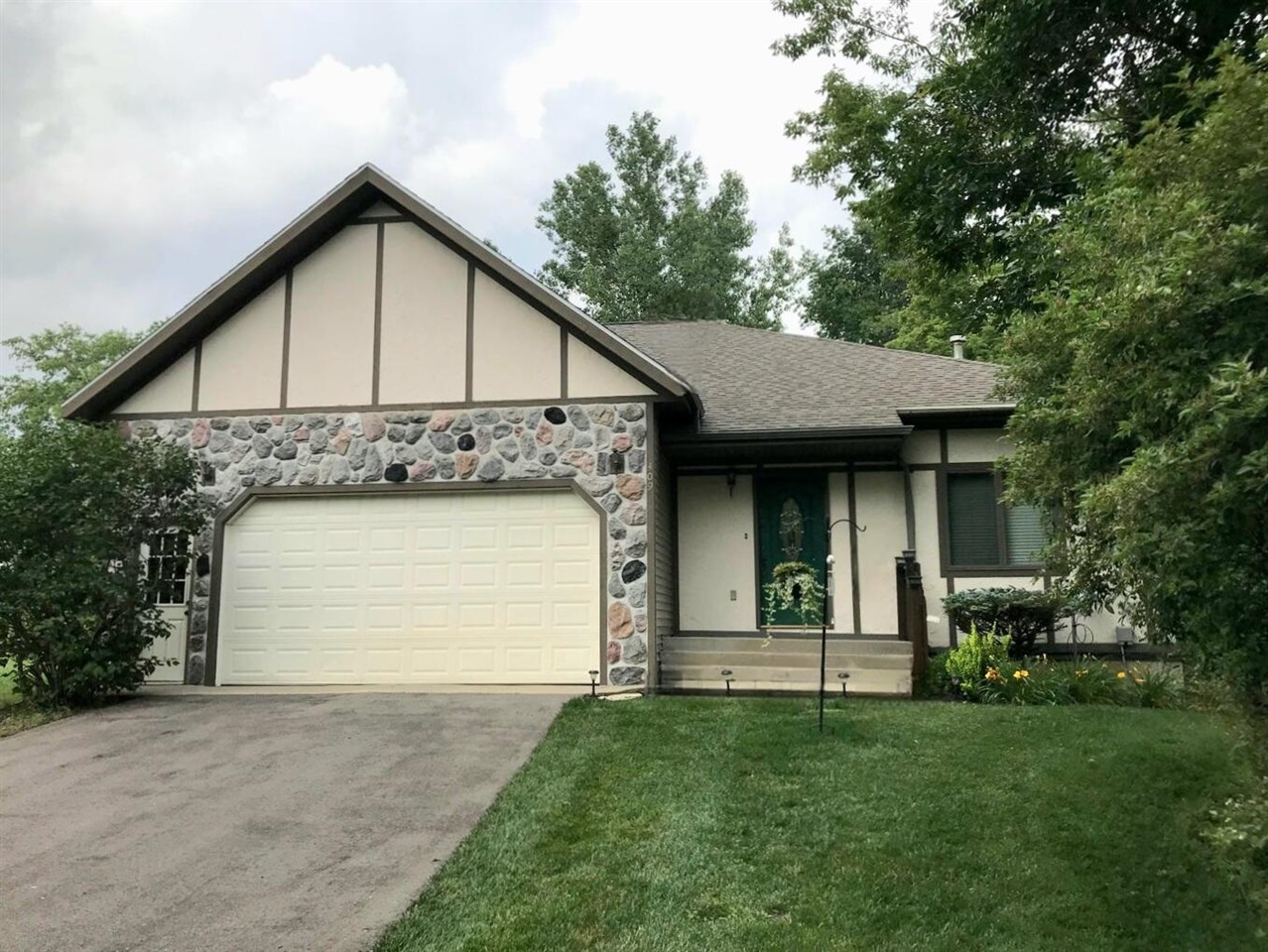 406 Vienna Lane photo 1