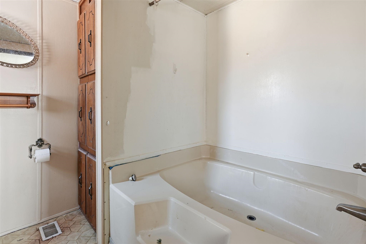 8054 N Gale Road, Otisville, MI, 48463-9412