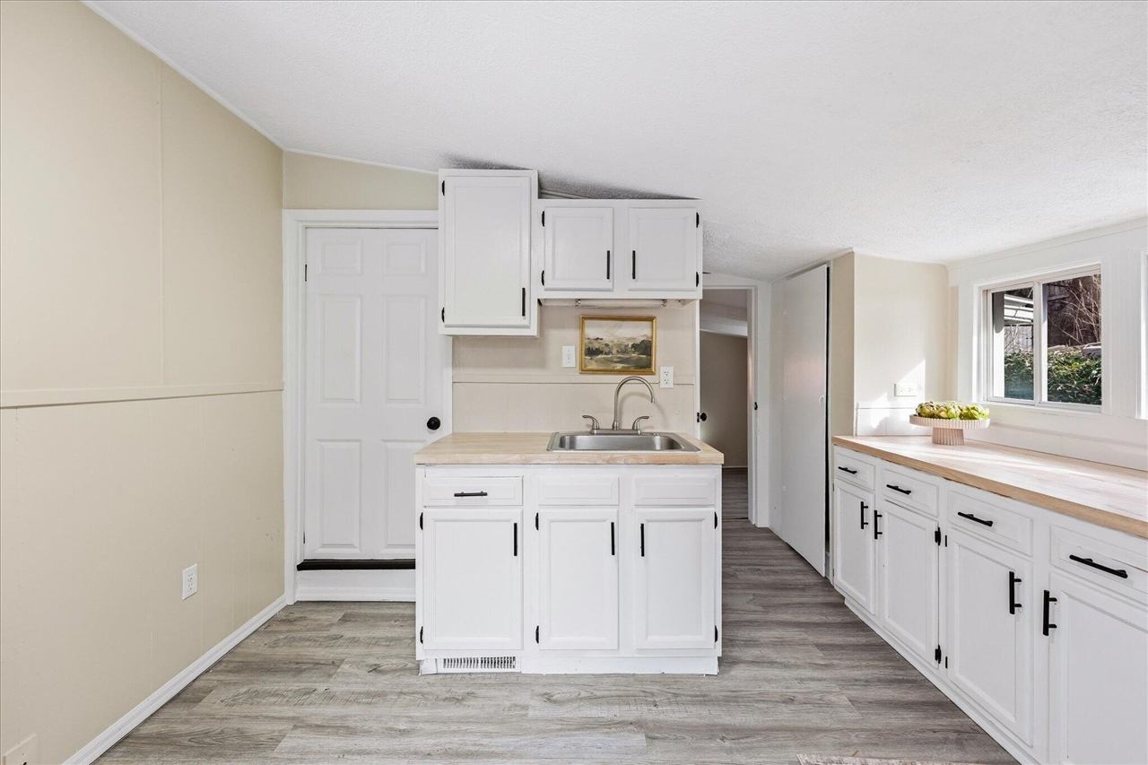 1524 Colorado Avenue, Grand Rapids, MI, 49507-2215