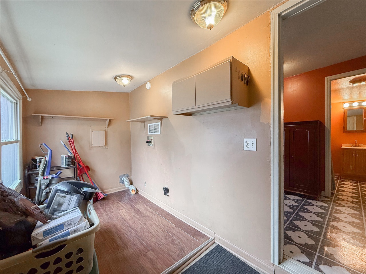 409 W Railroad Street, Dowagiac, MI, 49047-1413