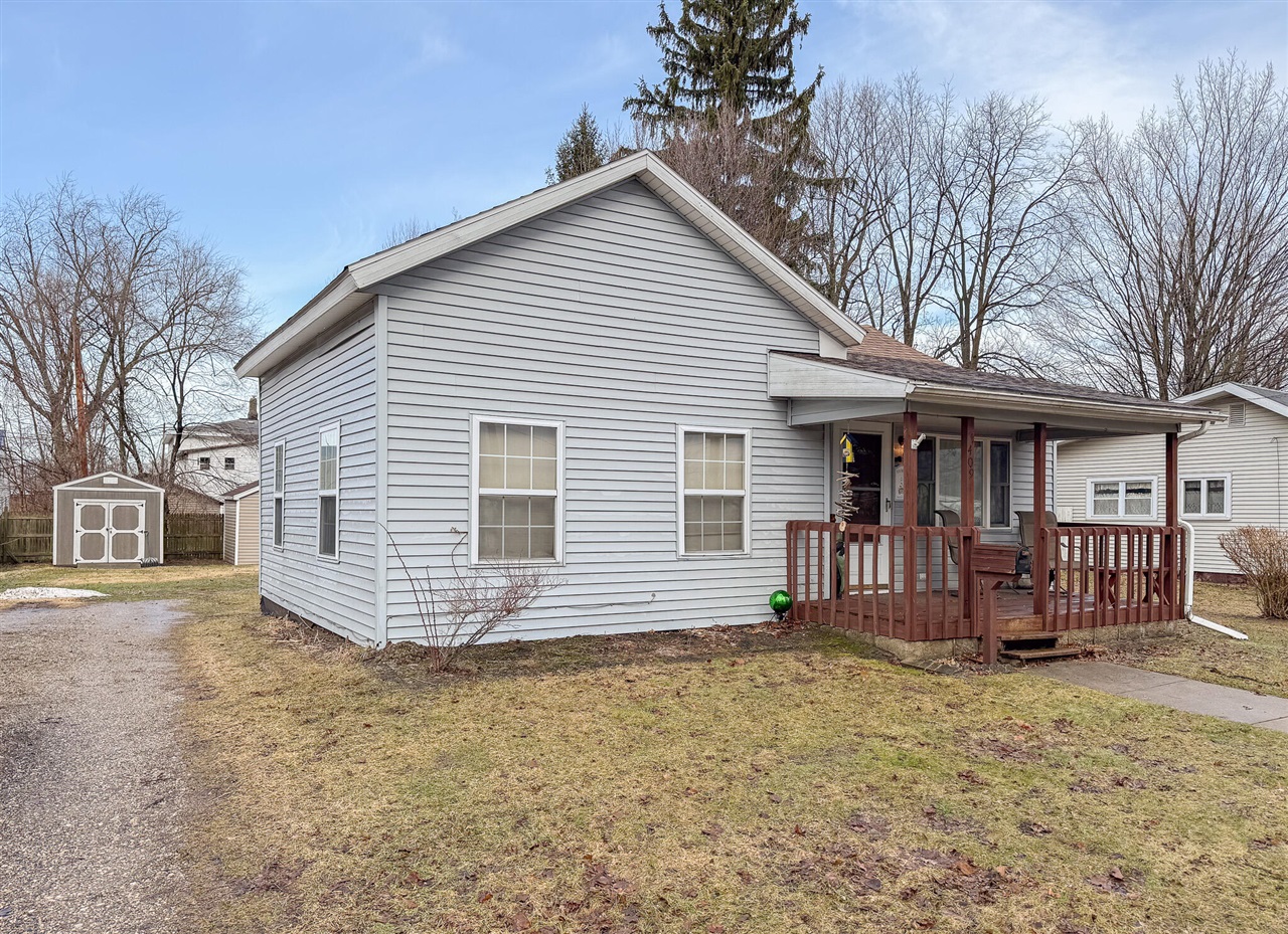 409 W Railroad Street, Dowagiac, MI, 49047-1413
