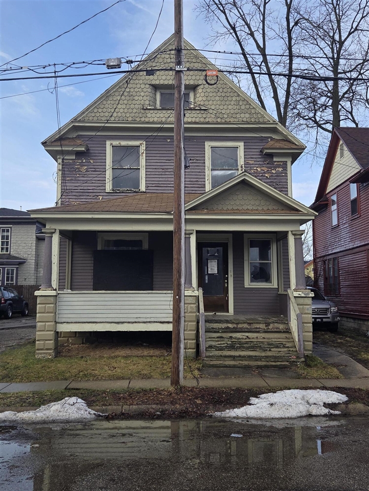 Photo of property for sale at 528 Potter Street, Kalamazoo MI 49007-5126