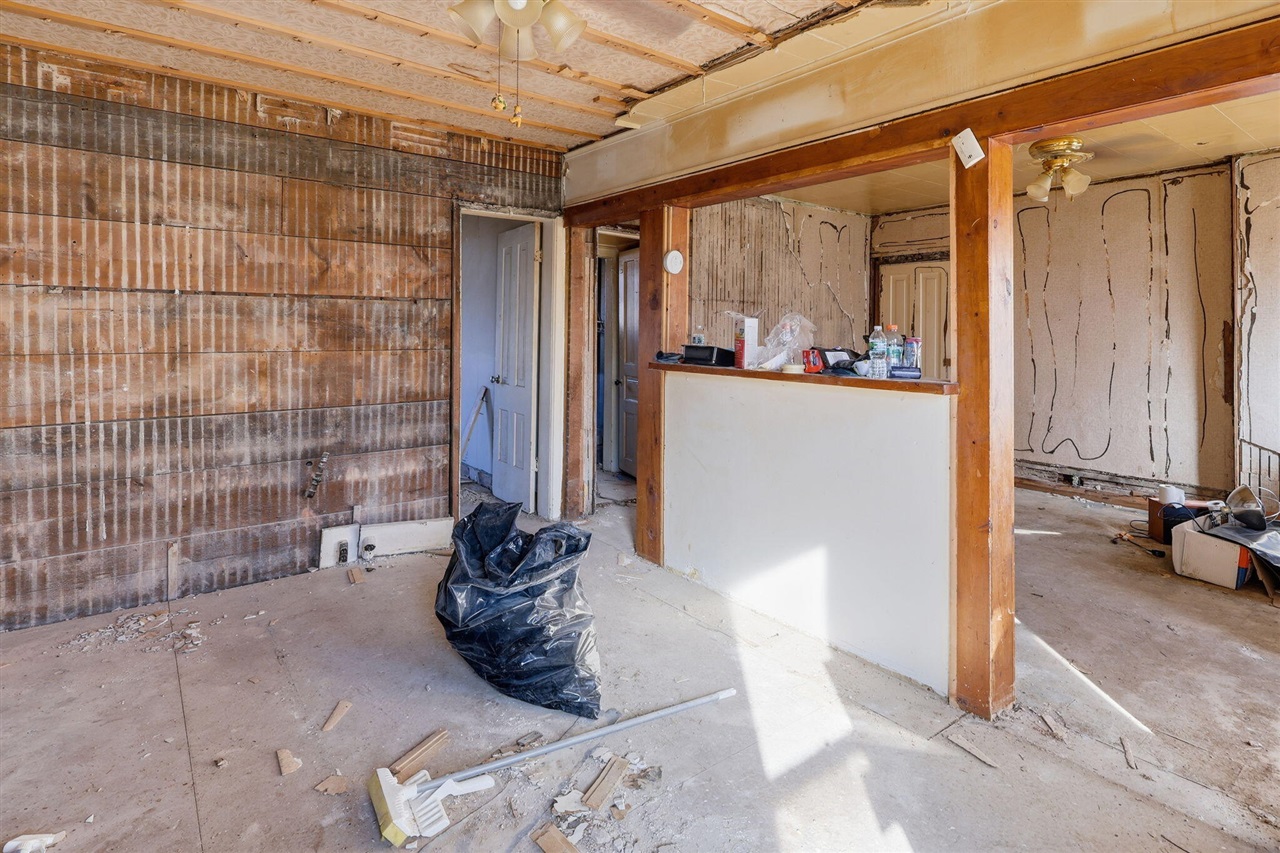 719 N Clinton Avenue, Saint Johns, MI, 48879