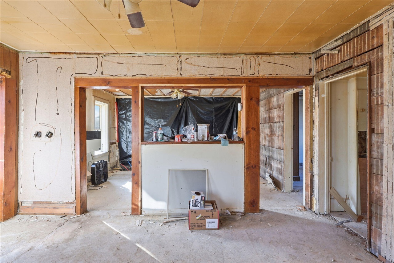 719 N Clinton Avenue, Saint Johns, MI, 48879