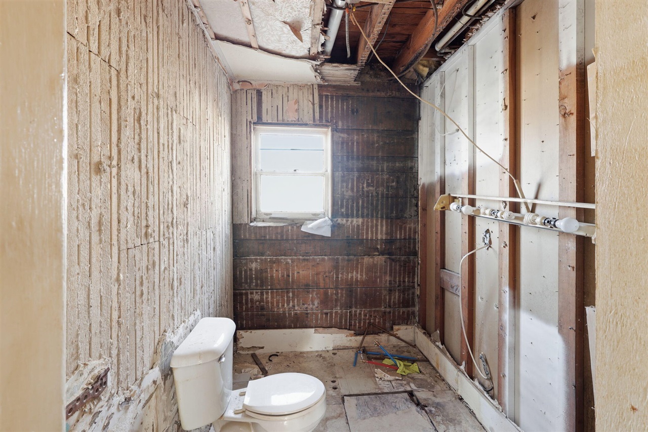 719 N Clinton Avenue, Saint Johns, MI, 48879