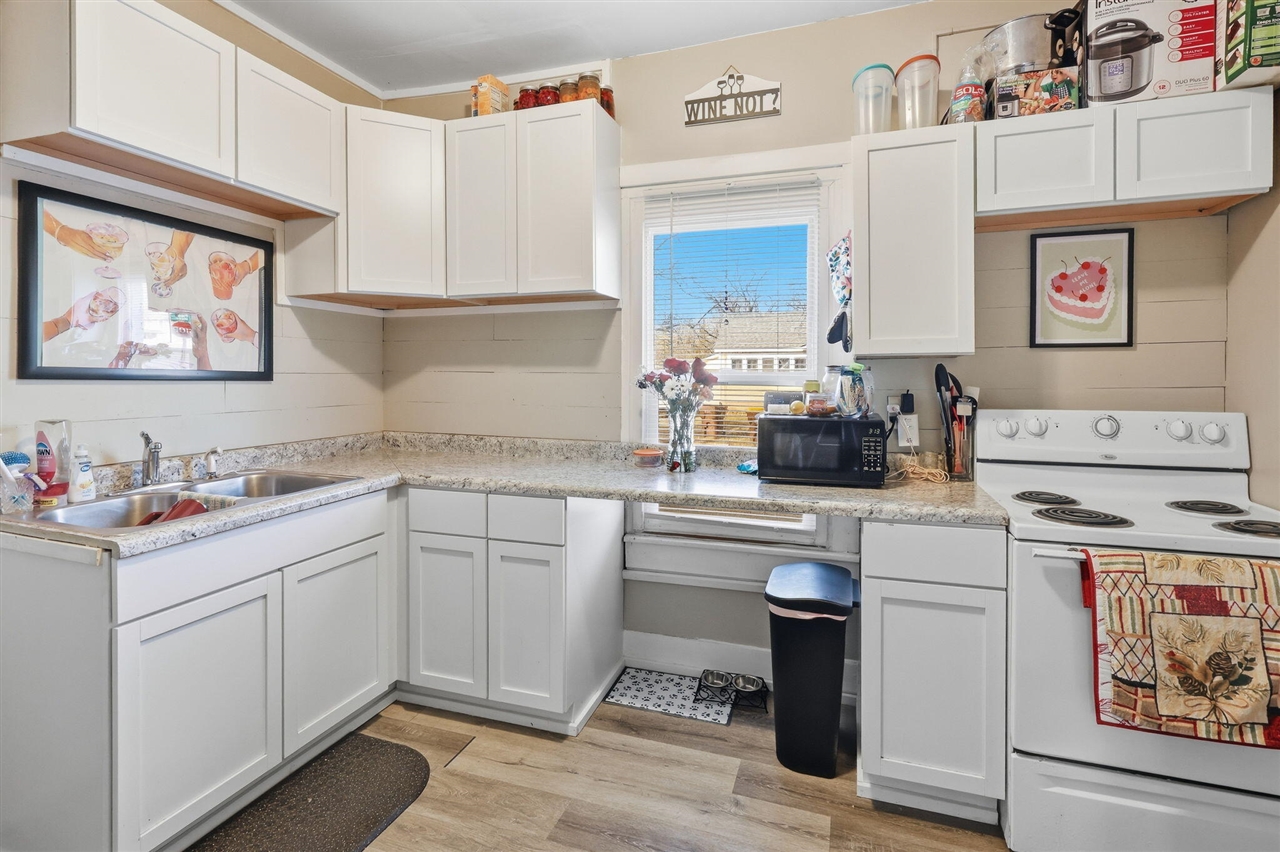 719 N Clinton Avenue, Saint Johns, MI, 48879