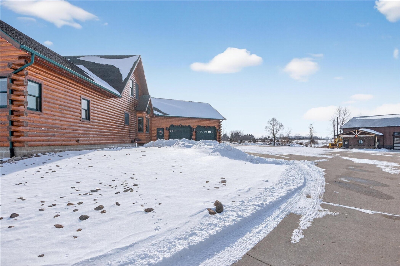 7222 Beahan Road photo 4