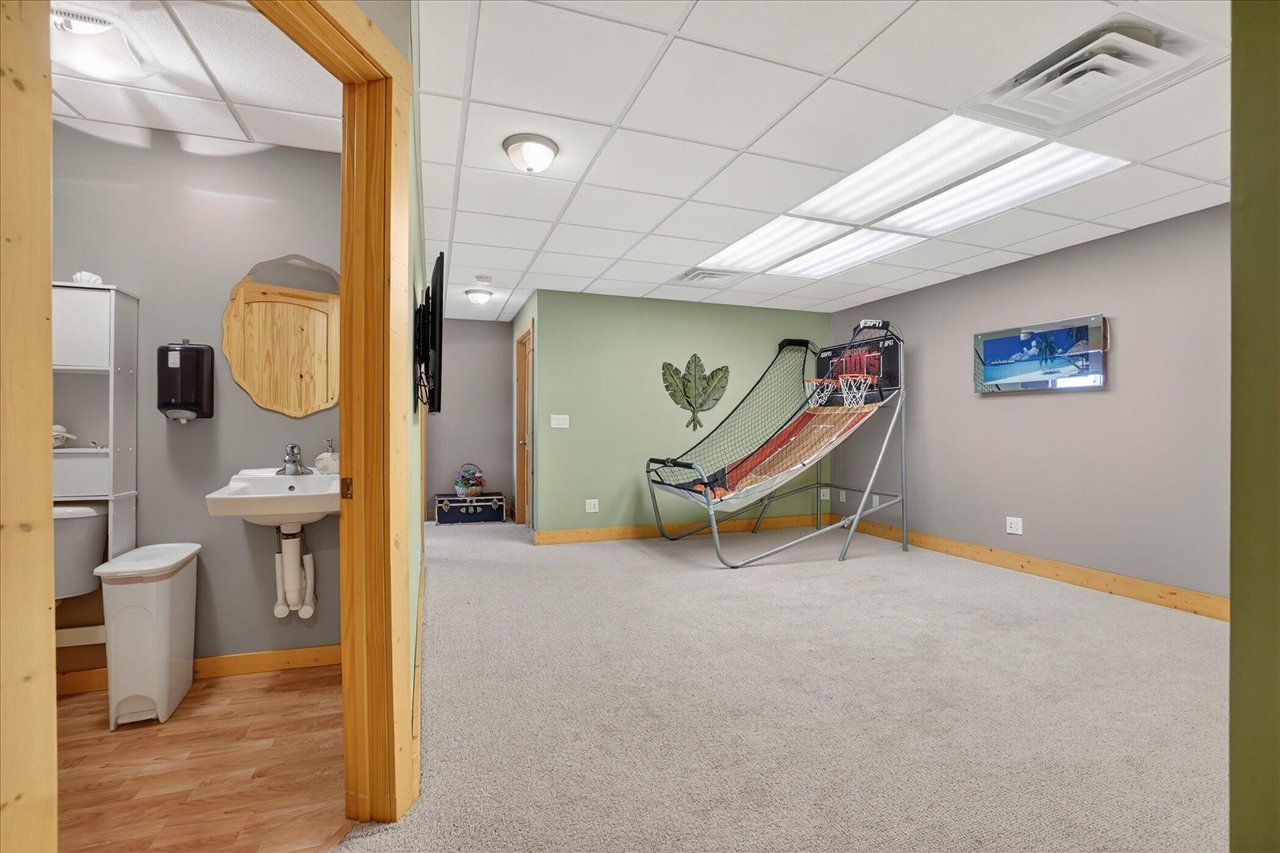 7222 Beahan Road photo 36