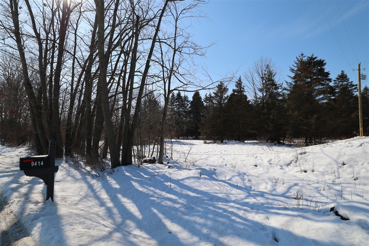 Avenue, Greenville, MI, 48838