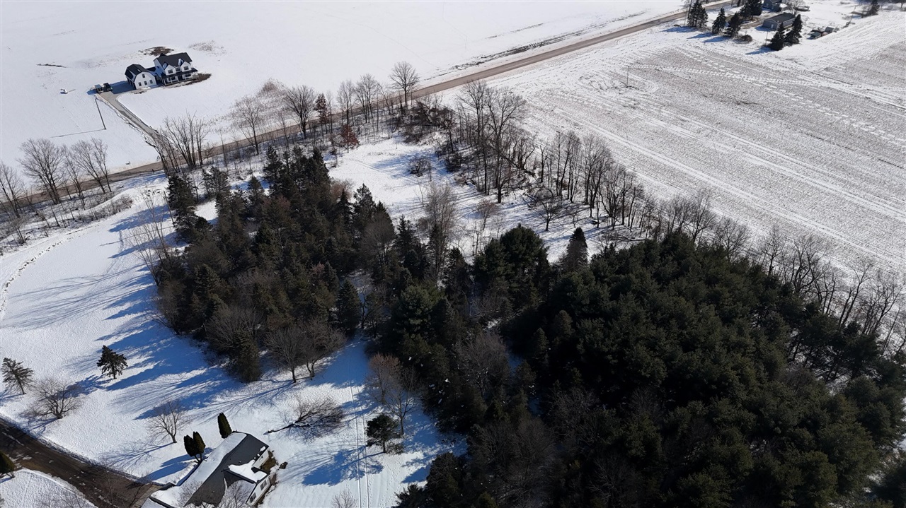 Avenue, Greenville, MI, 48838