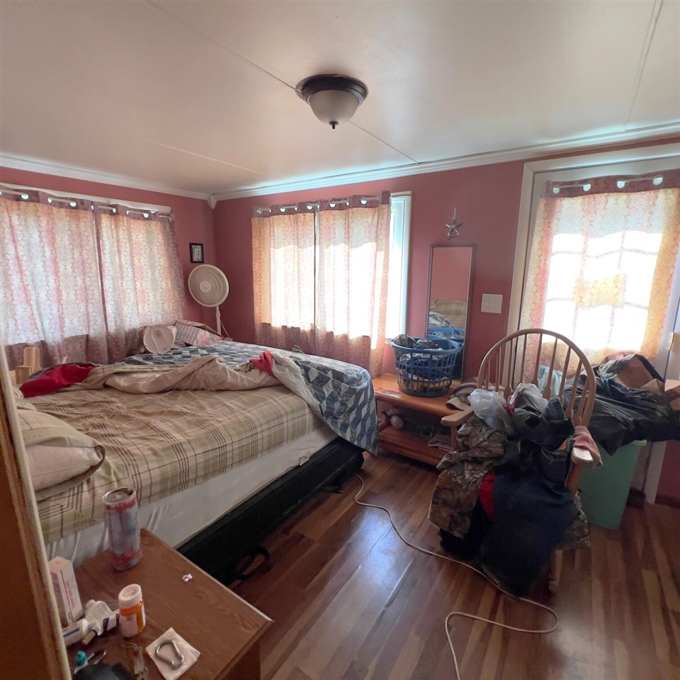 407 Barry Street photo 11