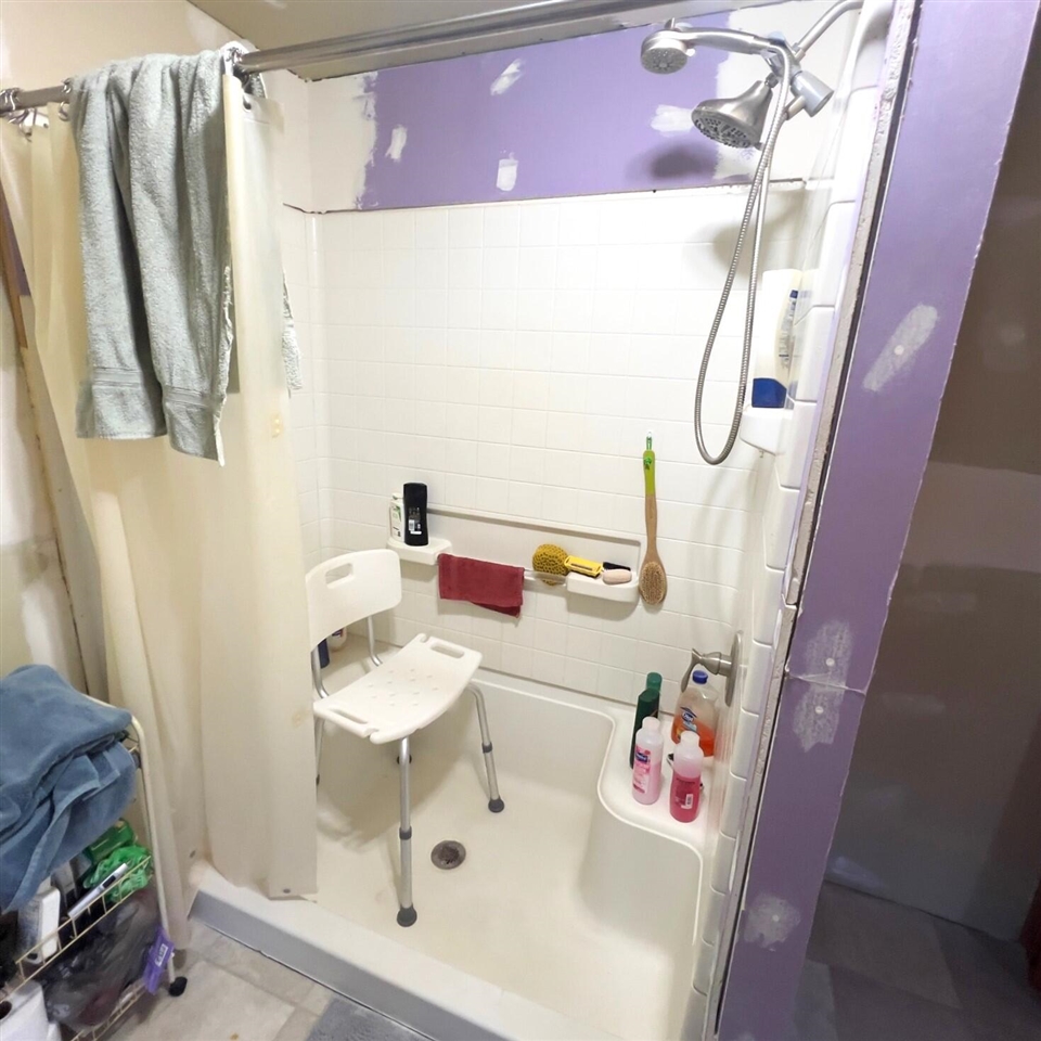 407 Barry Street photo 13