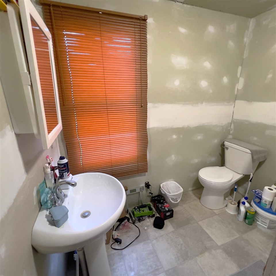 407 Barry Street photo 14