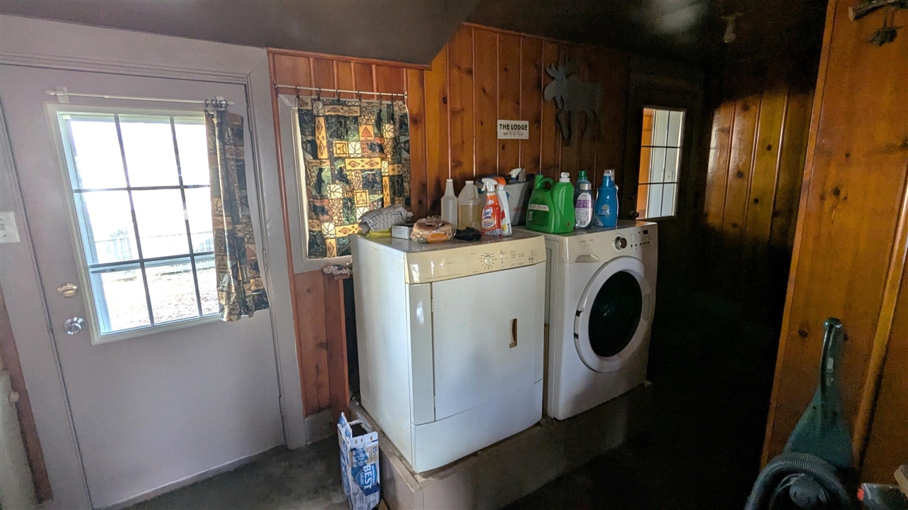 407 Barry Street photo 19