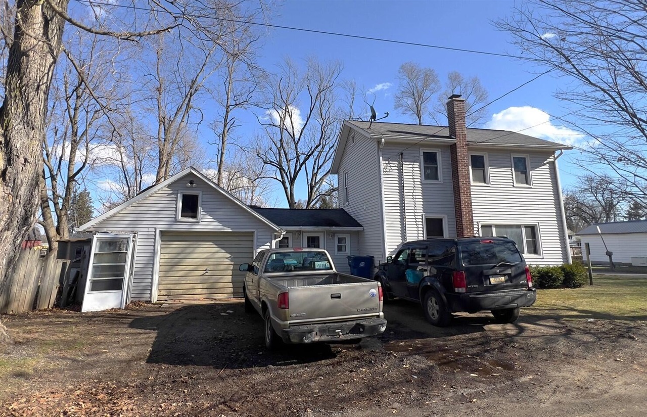 407 Barry Street photo 3