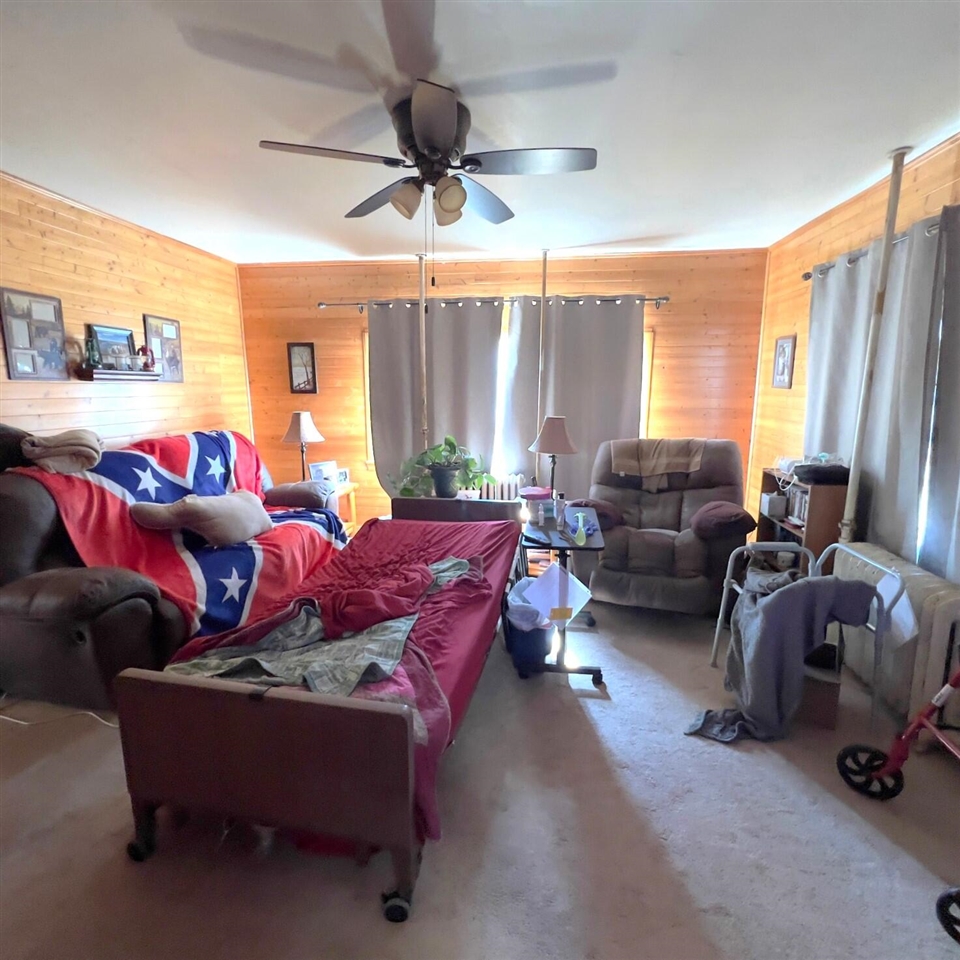 407 Barry Street photo 9