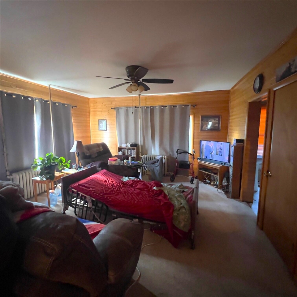 407 Barry Street photo 10