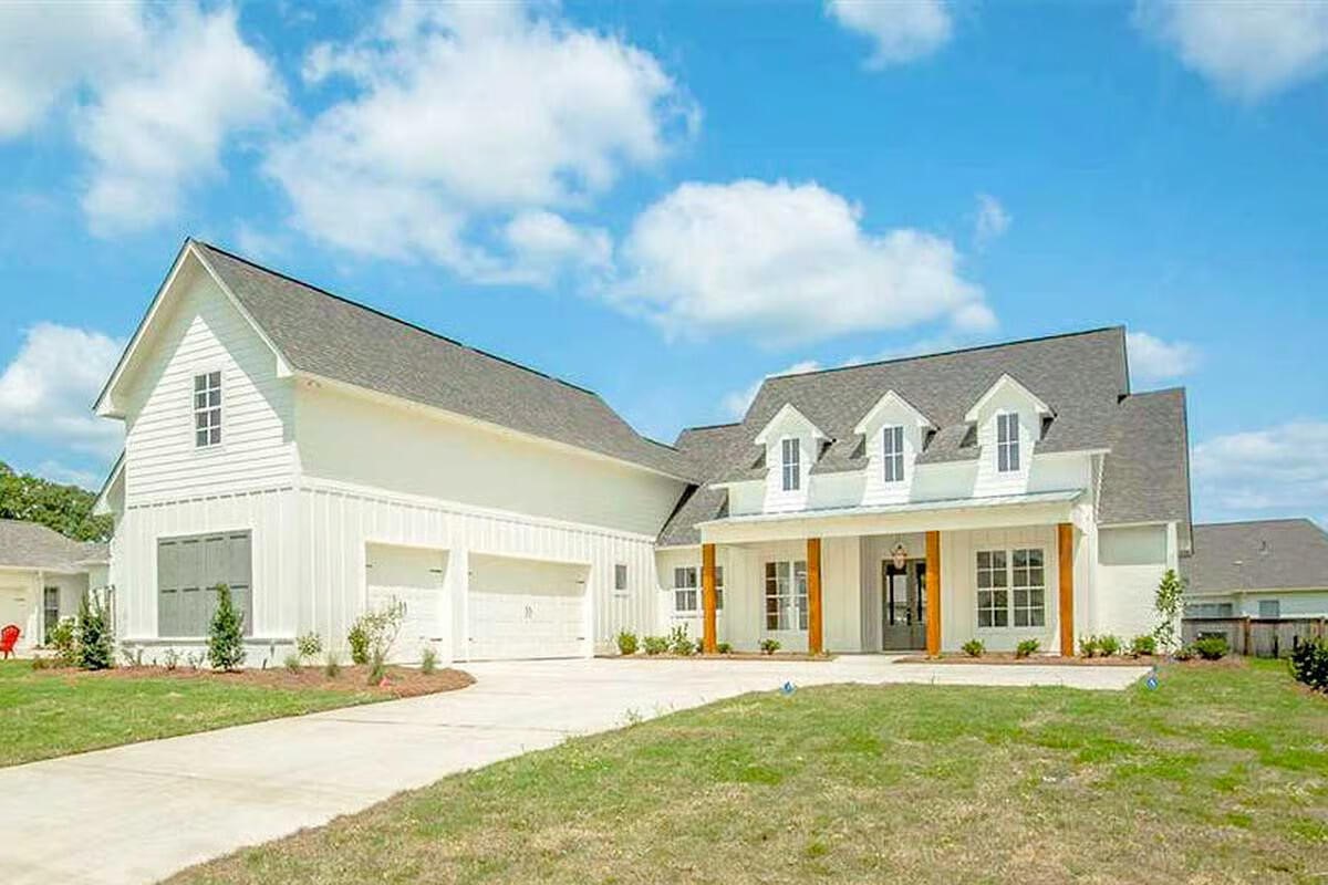Photo of property for sale at 20957 N Dixboro Road, Update MI 48178