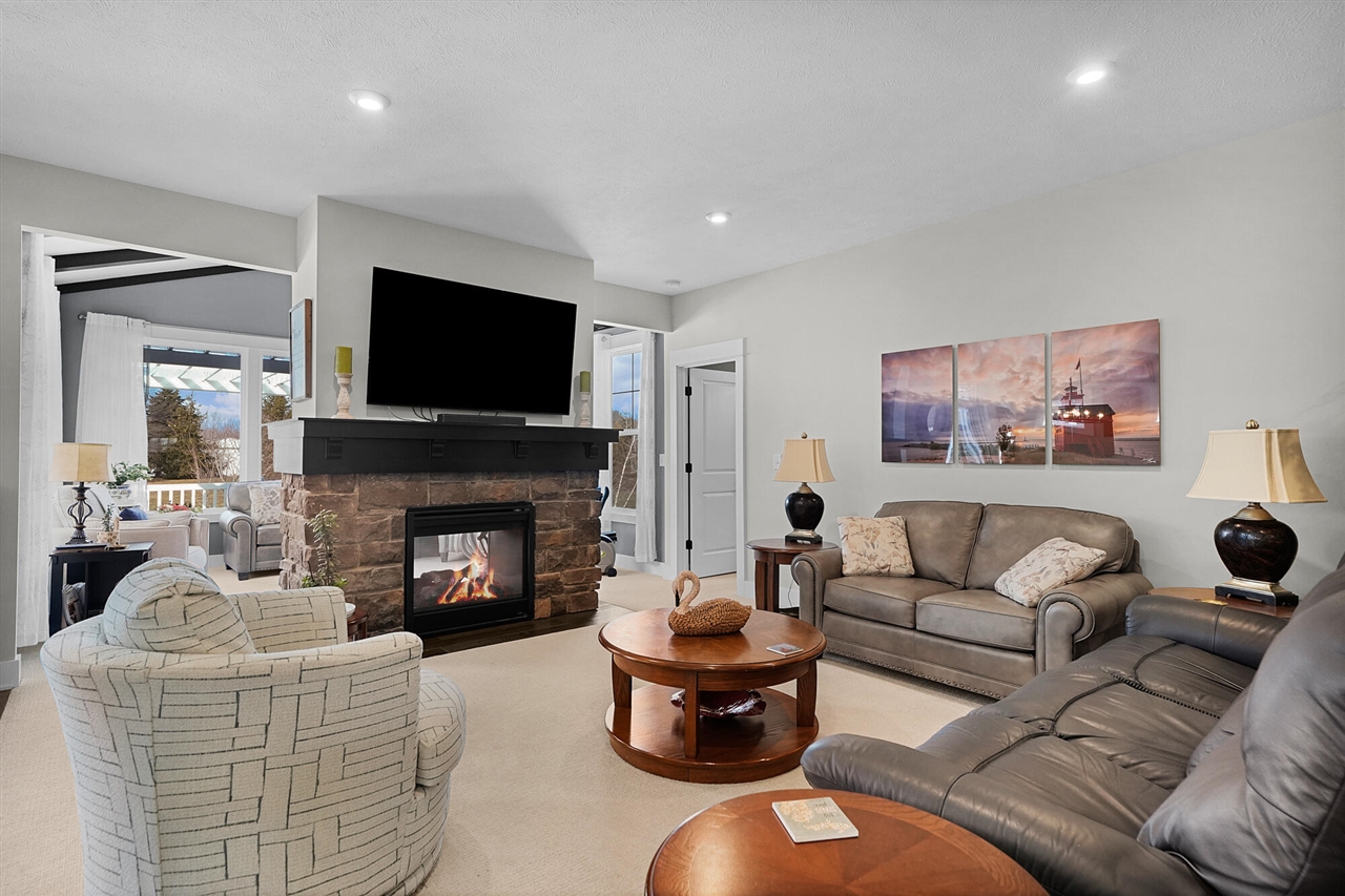 Homes for sale in Holland, MI | 14067 Phoenix Pl, Holland, MI 49424 | MLS# 70515893