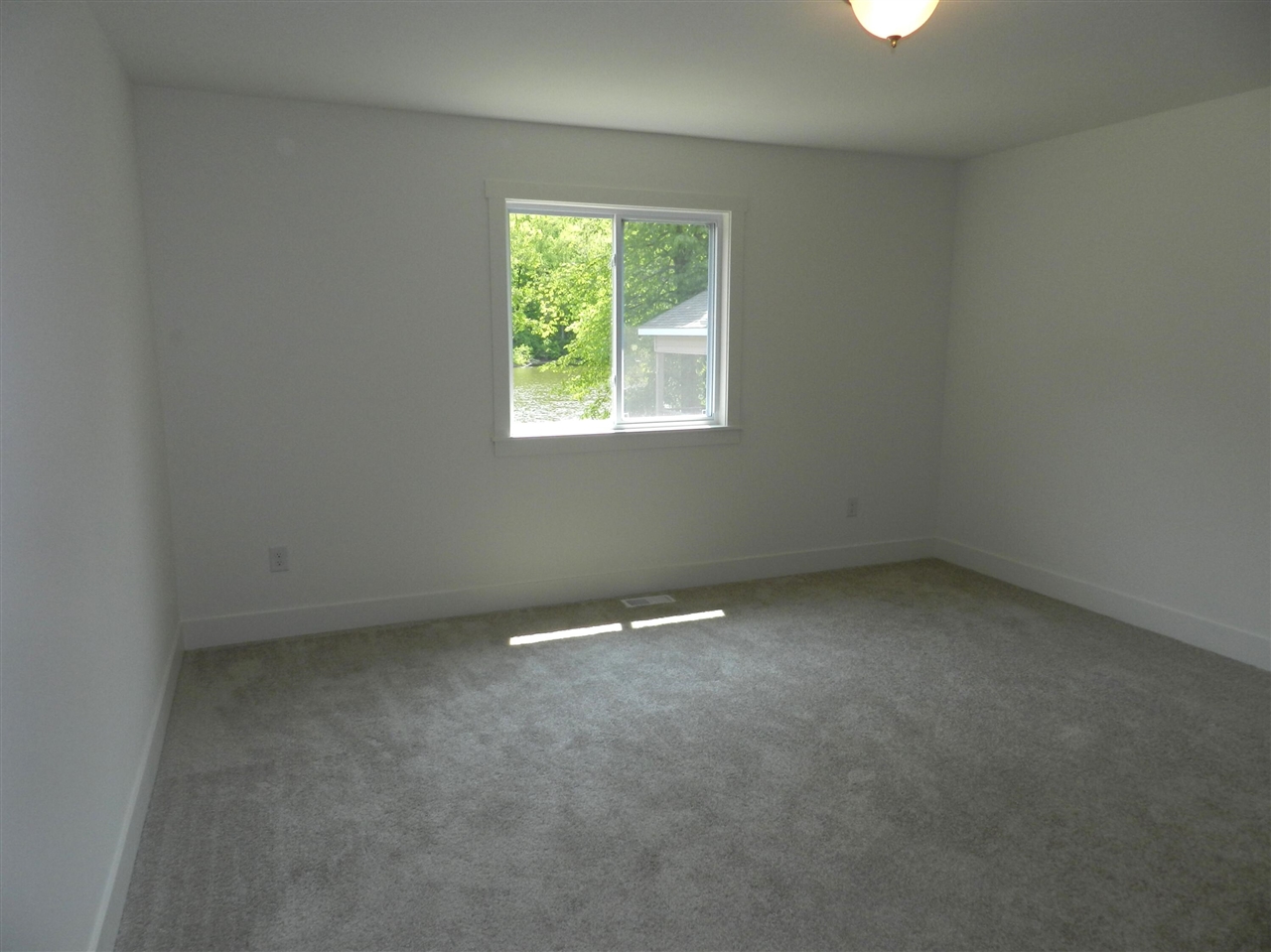 558 Swan River Drive, Benton Harbor, MI, 49022-6160