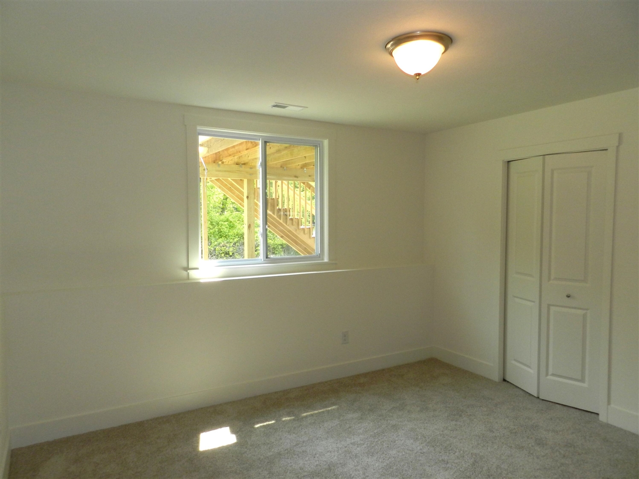 558 Swan River Drive, Benton Harbor, MI, 49022-6160