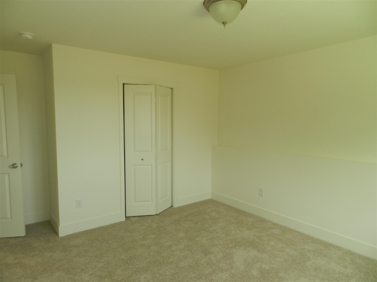 558 Swan River Drive, Benton Harbor, MI, 49022-6160