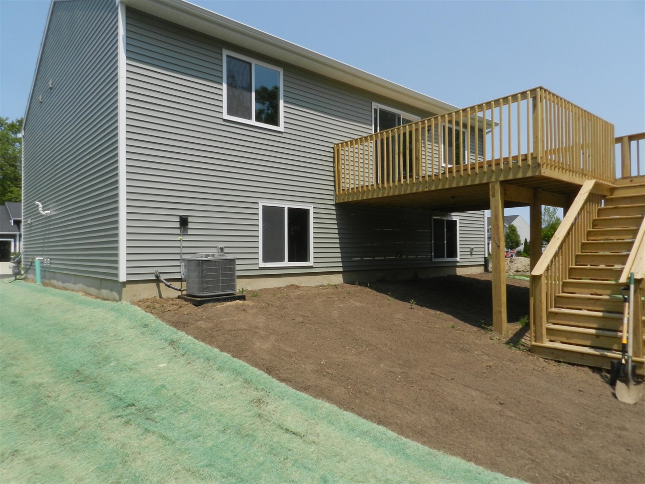 558 Swan River Drive, Benton Harbor, MI, 49022-6160