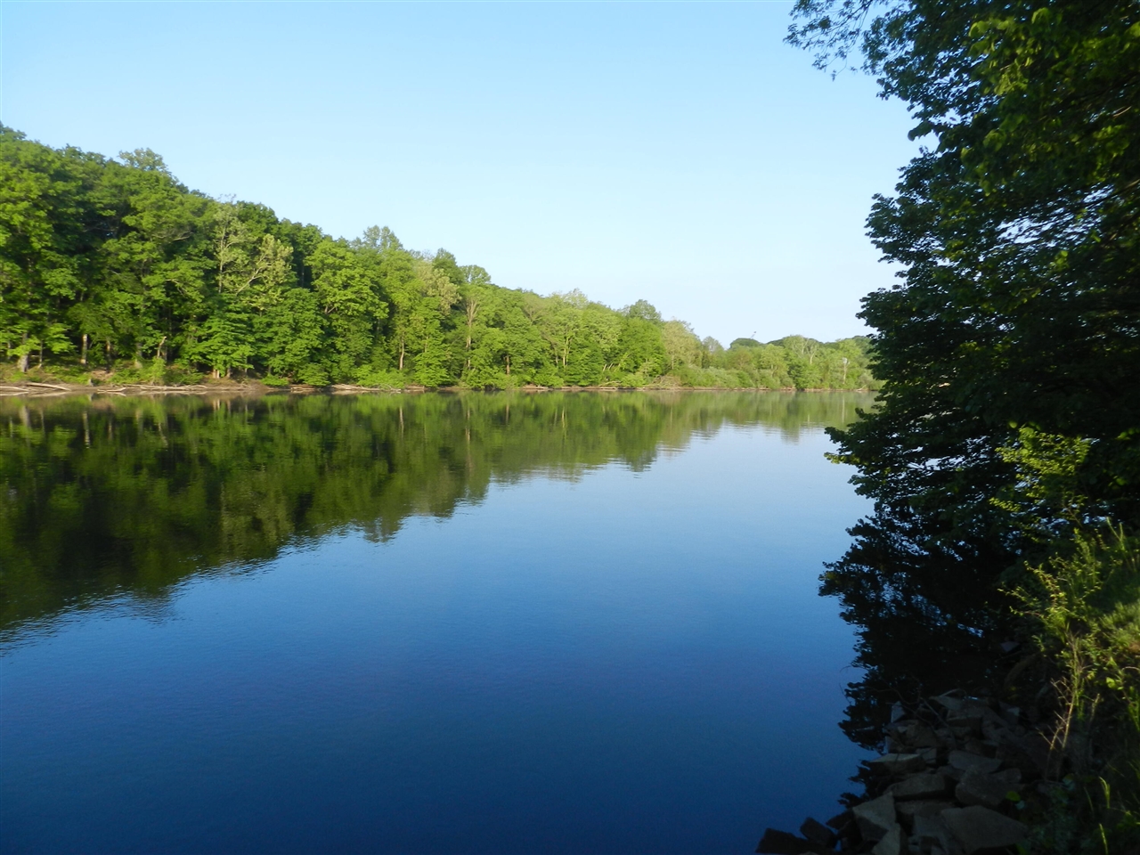 558 Swan River Drive, Benton Harbor, MI, 49022-6160