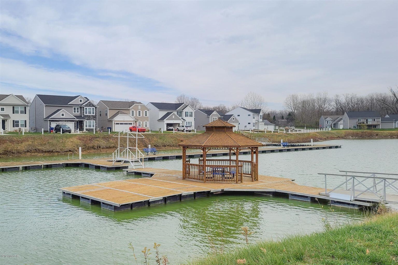 558 Swan River Drive, Benton Harbor, MI, 49022-6160