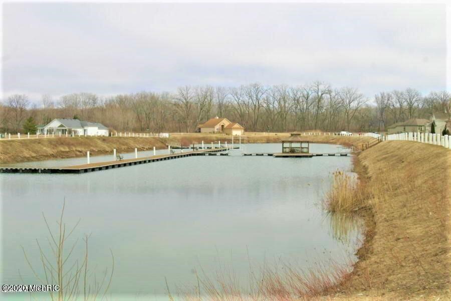 558 Swan River Drive, Benton Harbor, MI, 49022-6160