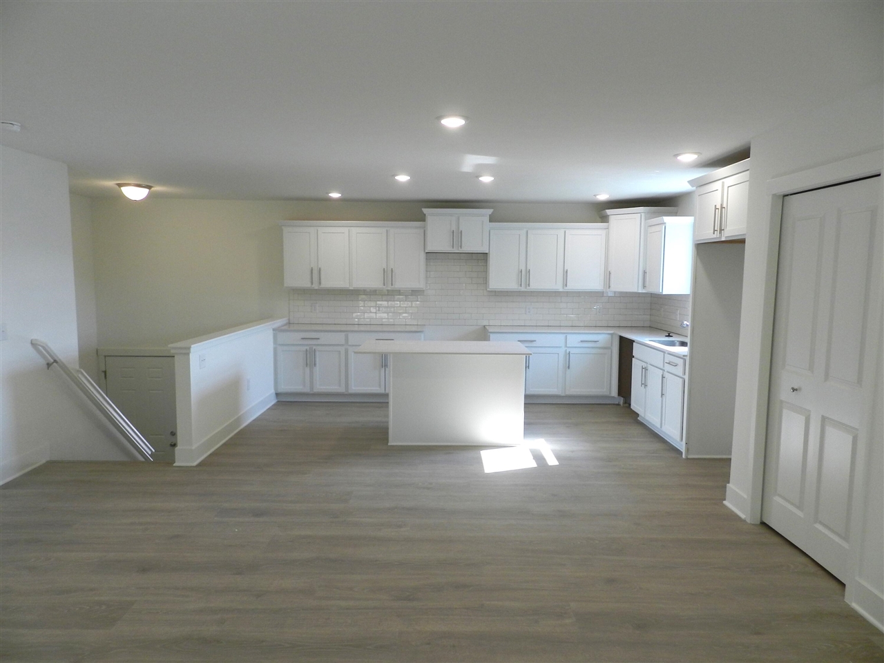 558 Swan River Drive, Benton Harbor, MI, 49022-6160