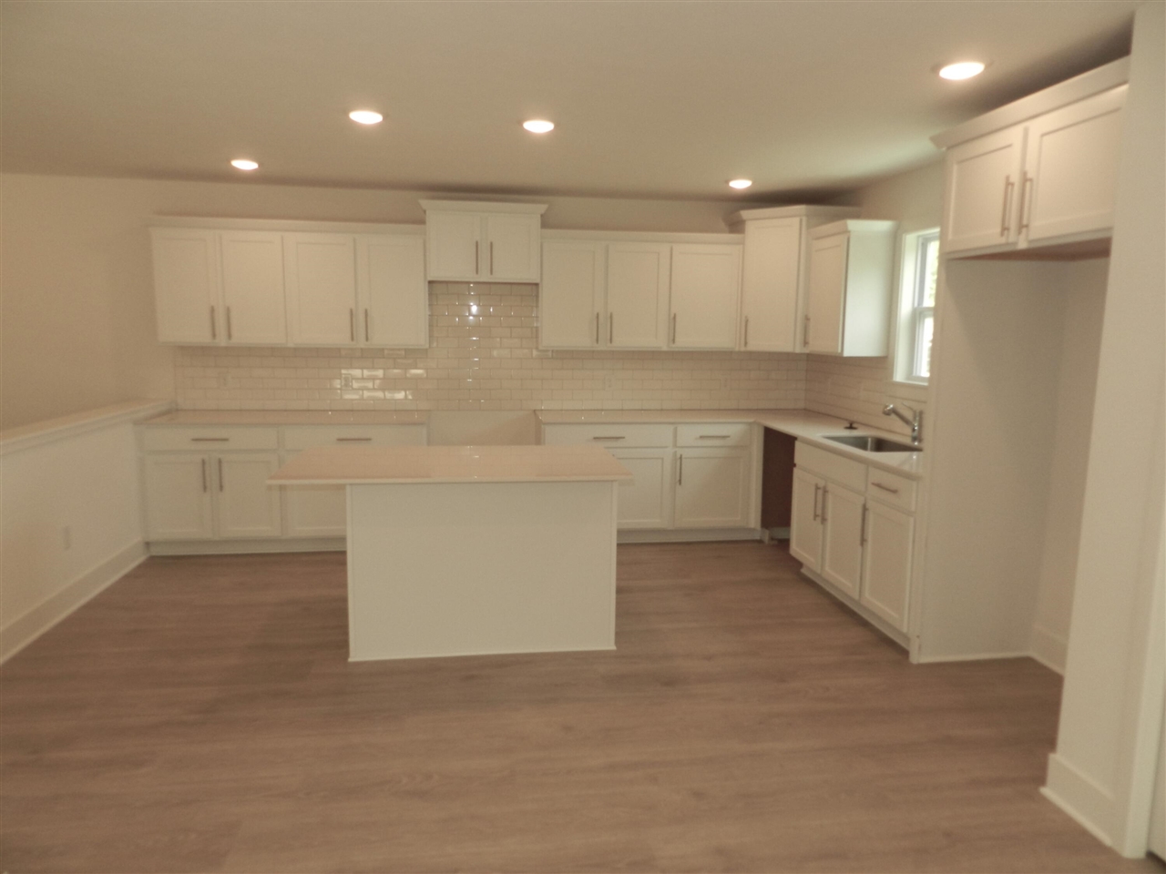 558 Swan River Drive, Benton Harbor, MI, 49022-6160