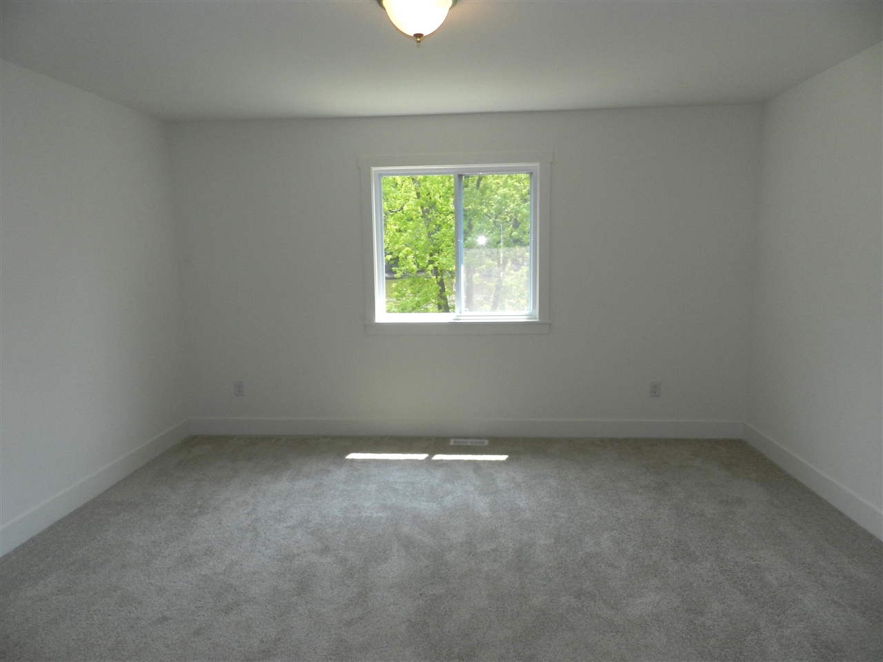 558 Swan River Drive, Benton Harbor, MI, 49022-6160