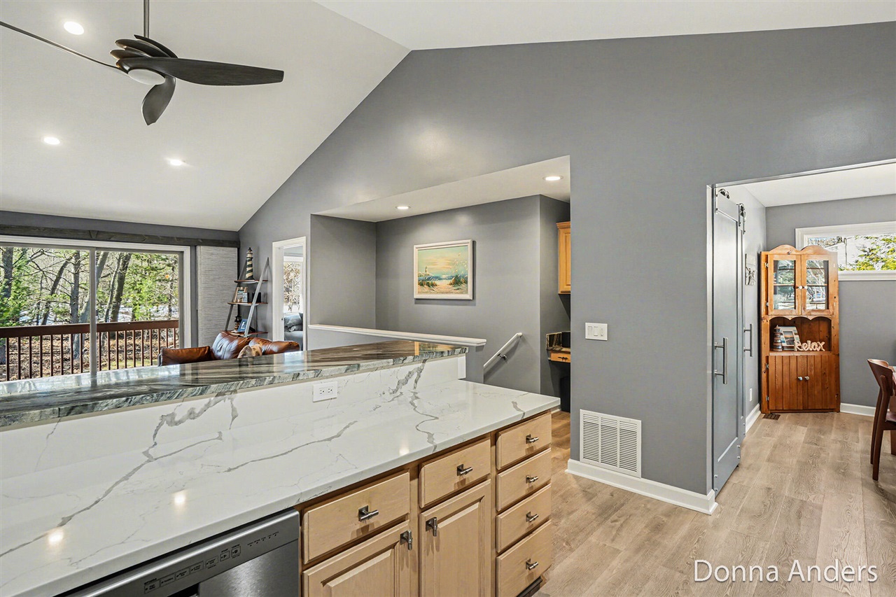 17595 Park Place Circle, Spring Lake, MI, 49456-9148