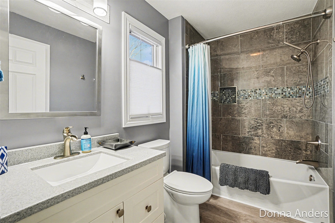 17595 Park Place Circle, Spring Lake, MI, 49456-9148