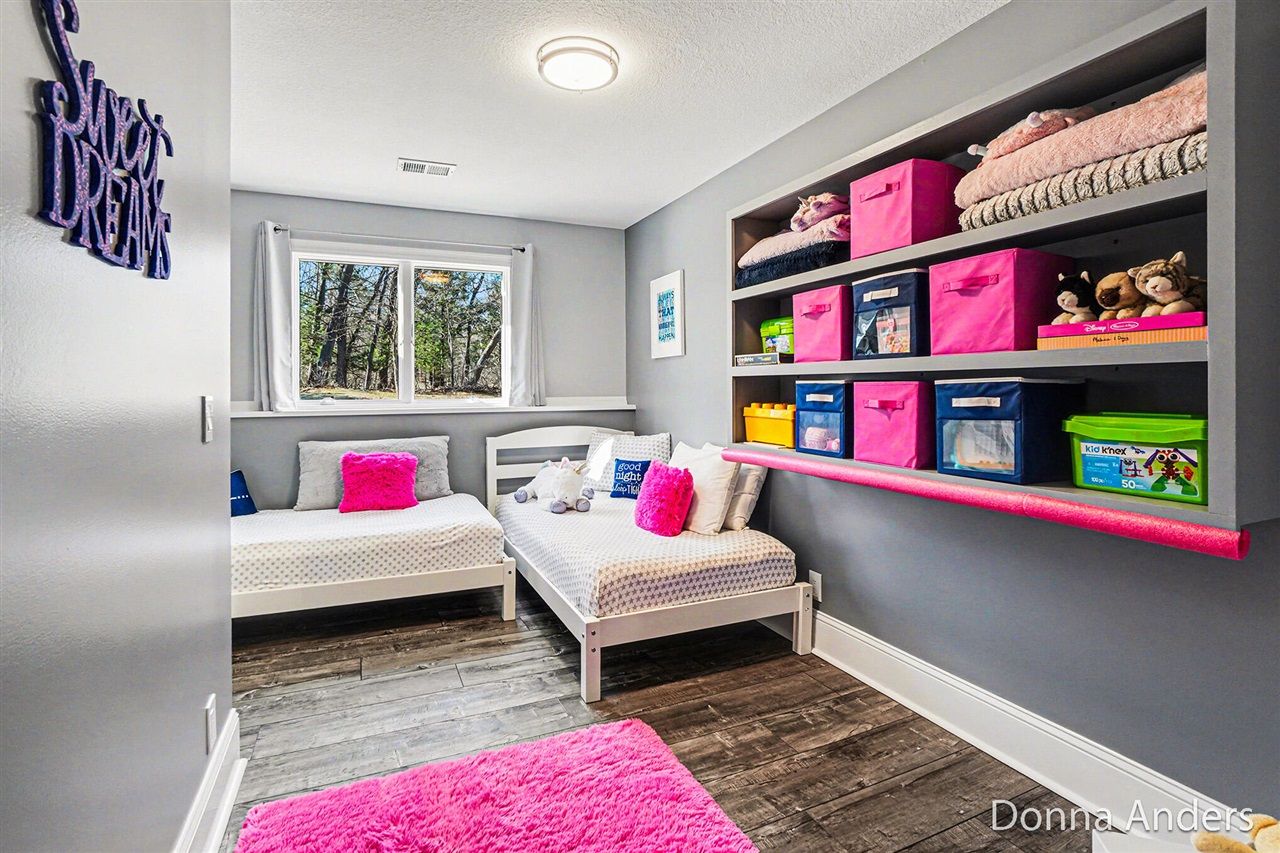 17595 Park Place Circle, Spring Lake, MI, 49456-9148