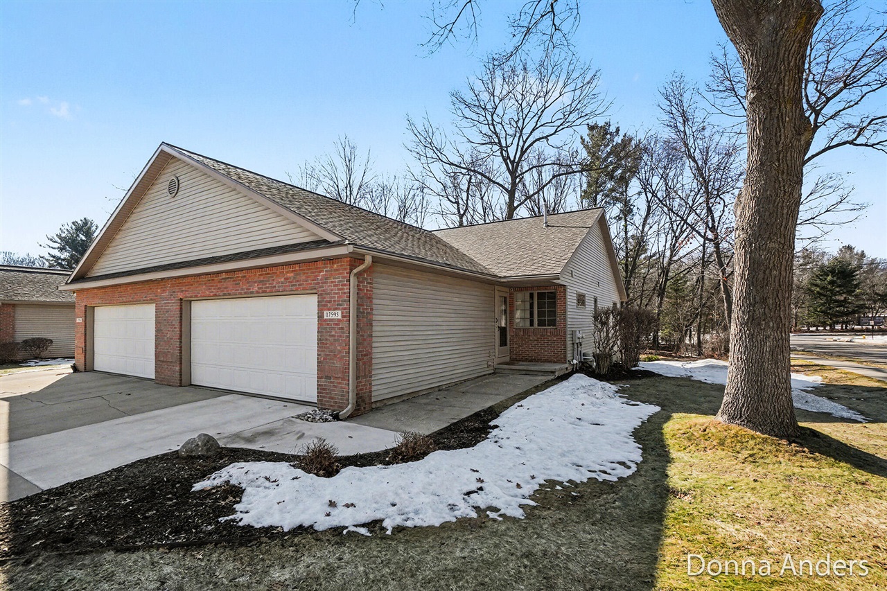 17595 Park Place Circle, Spring Lake, MI, 49456-9148