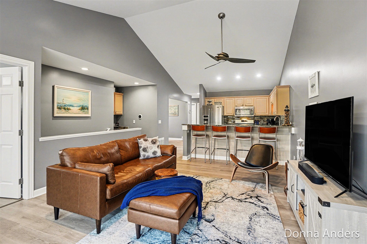 17595 Park Place Circle, Spring Lake, MI, 49456-9148