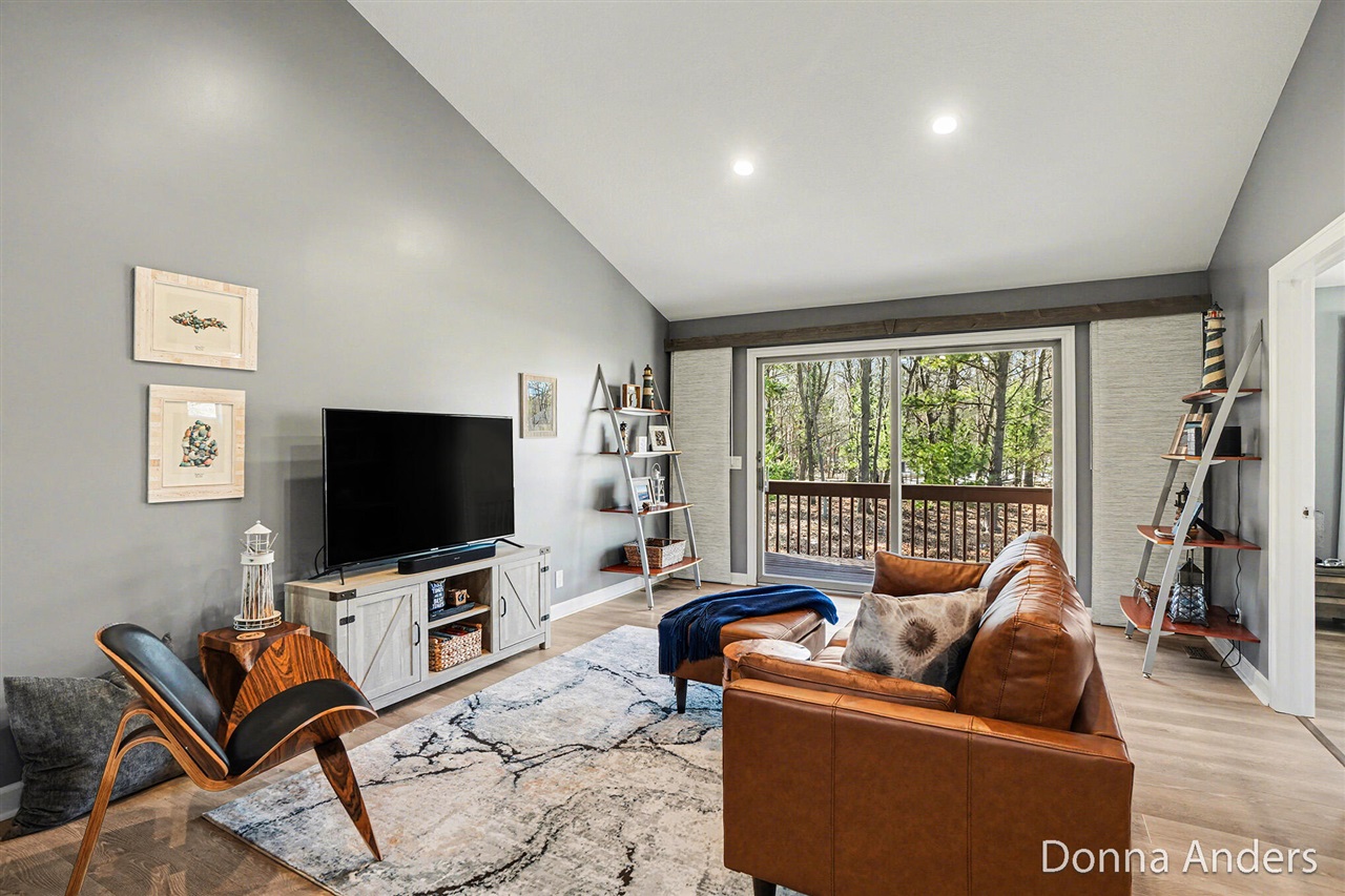 17595 Park Place Circle, Spring Lake, MI, 49456-9148