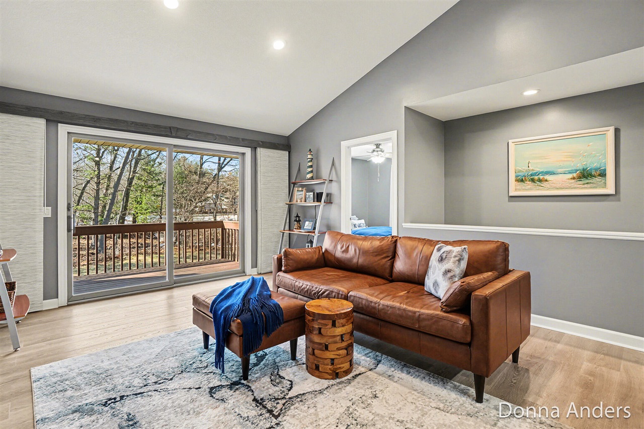 17595 Park Place Circle, Spring Lake, MI, 49456-9148