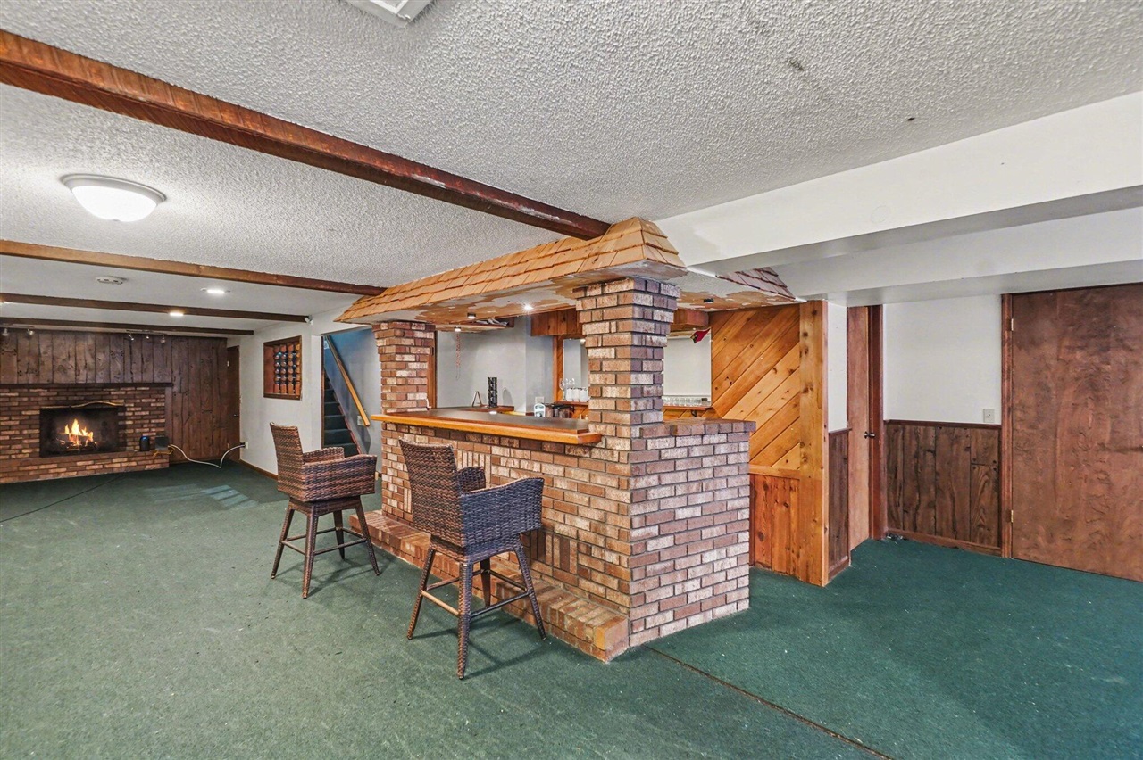 17339 Mckinley Road, Big Rapids, MI, 49307-9592