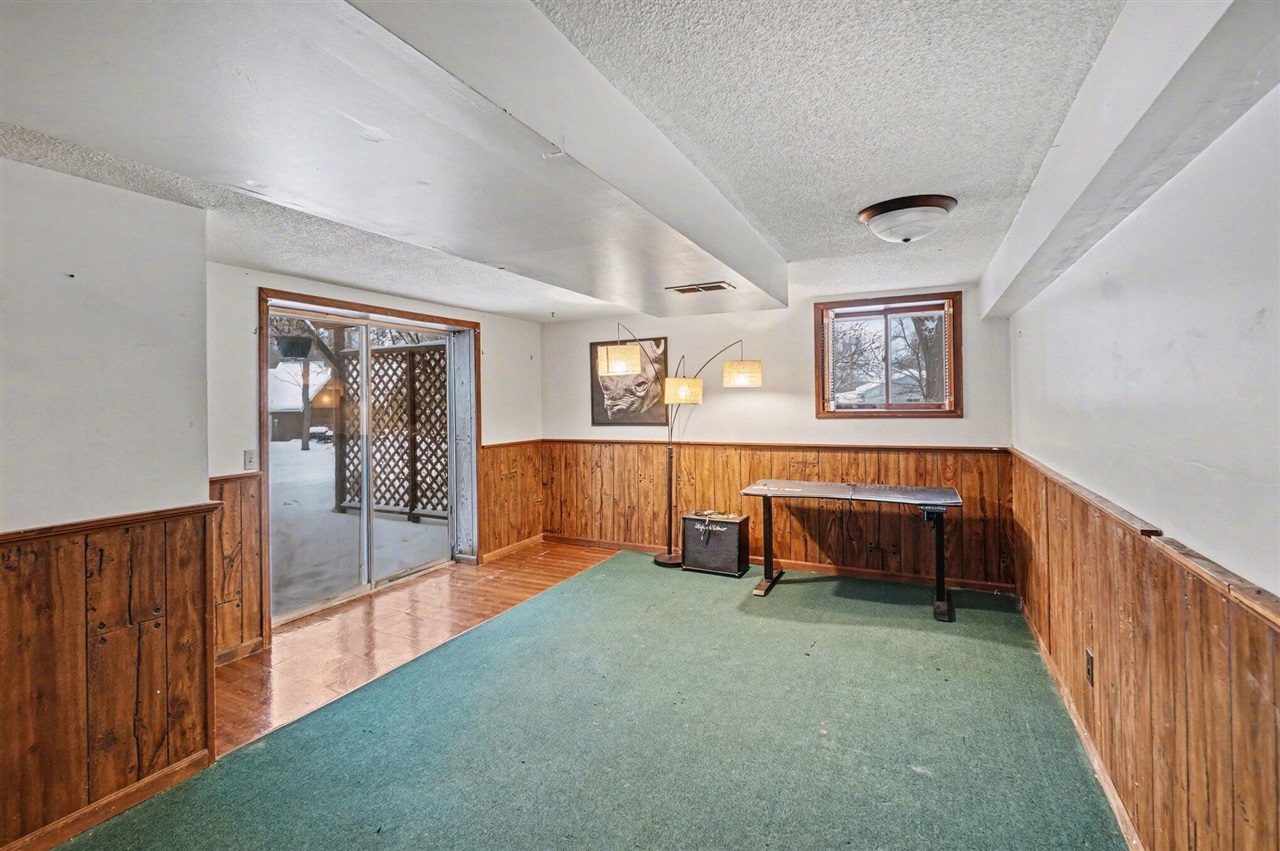 17339 Mckinley Road, Big Rapids, MI, 49307-9592