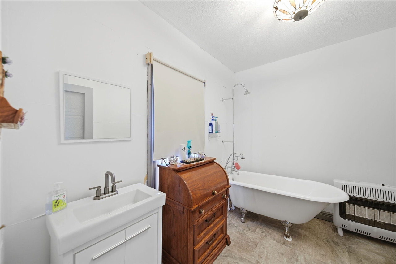 13840 N Adams Road, Addison, MI, 49220-9569