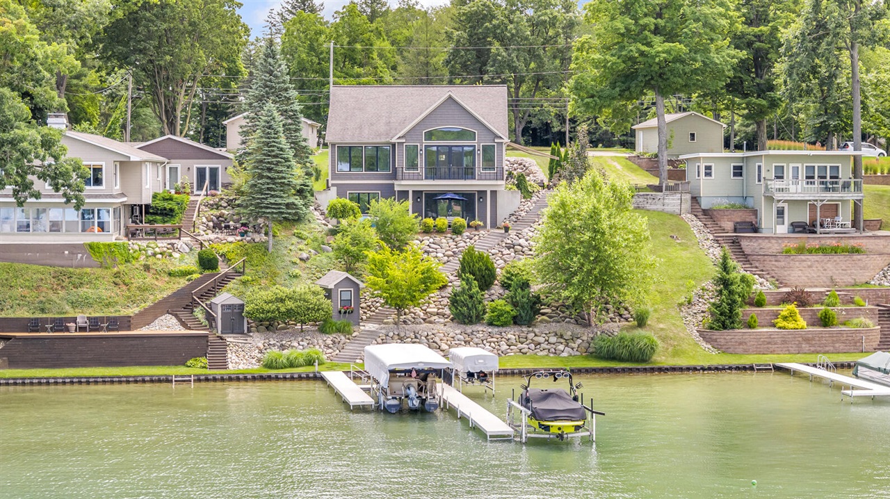 193 Cottage Drive, Horton, MI, 49246-9727