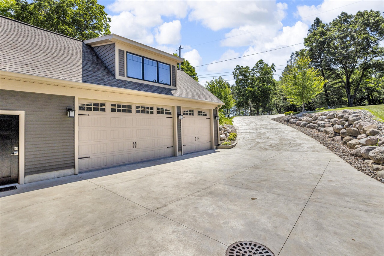 193 Cottage Drive, Horton, MI, 49246-9727