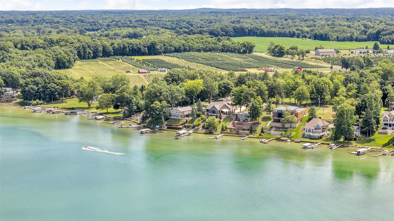 193 Cottage Drive, Horton, MI, 49246-9727